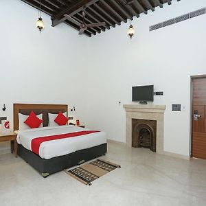 Oyo 738 Hotel Green Castle